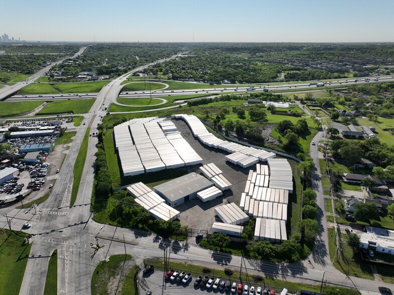 5956 W Jefferson Blvd, Dallas, TX for lease - Building Photo - Image 3 of 8