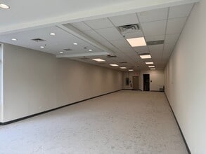 890 S Rand Rd, Lake Zurich, IL for lease Interior Photo- Image 2 of 7