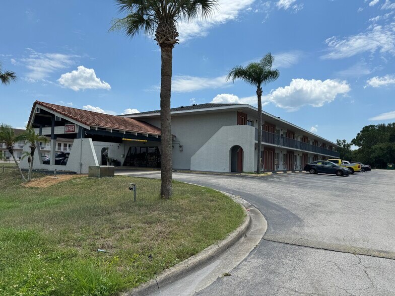 4700 W Irlo Bronson Memorial Hwy, Kissimmee, FL for sale - Building Photo - Image 2 of 13