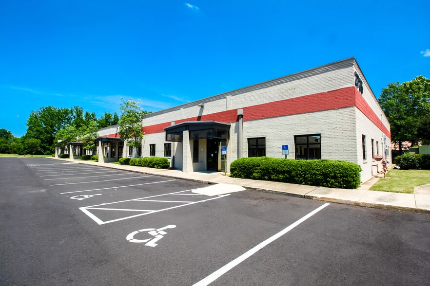 2725 Kirby Rd, Memphis, TN for lease - Building Photo - Image 1 of 2