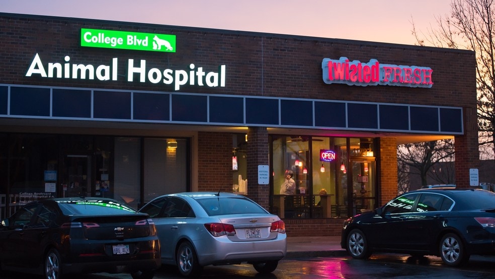 11705-11849 College Blvd, Overland Park, KS for lease - Building Photo - Image 2 of 15