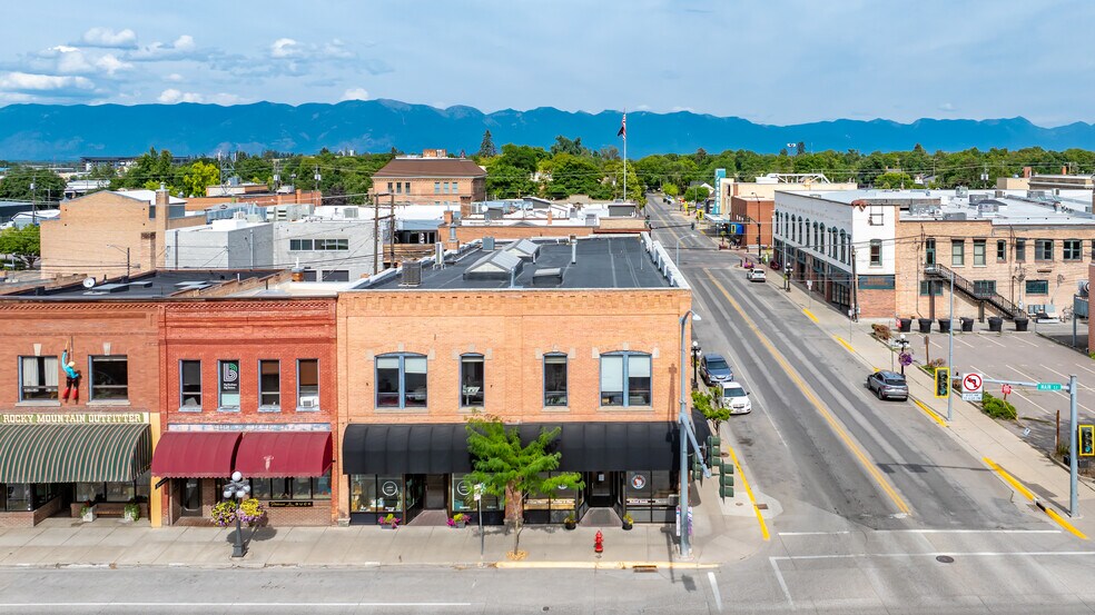 17 2nd St E, Kalispell, MT à vendre - Photo du bâtiment - Image 2 de 83