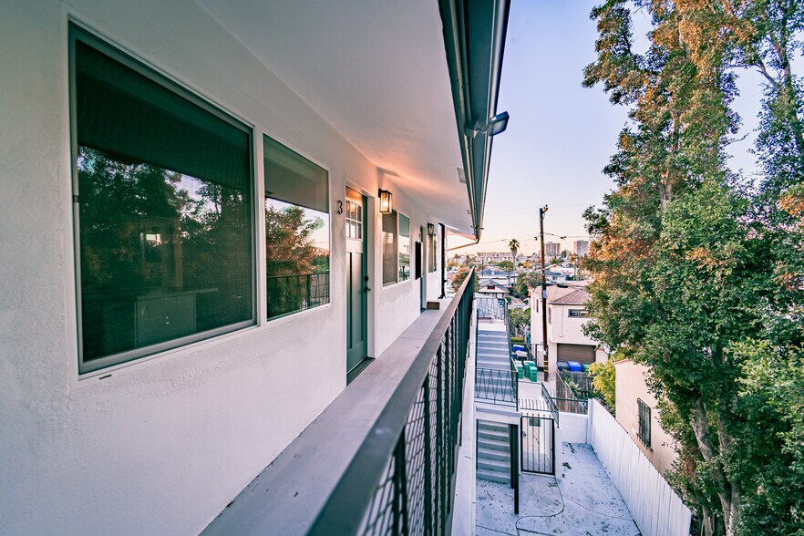 3776 Villa Terr., San Diego, CA à vendre - Photo du bâtiment - Image 2 de 16