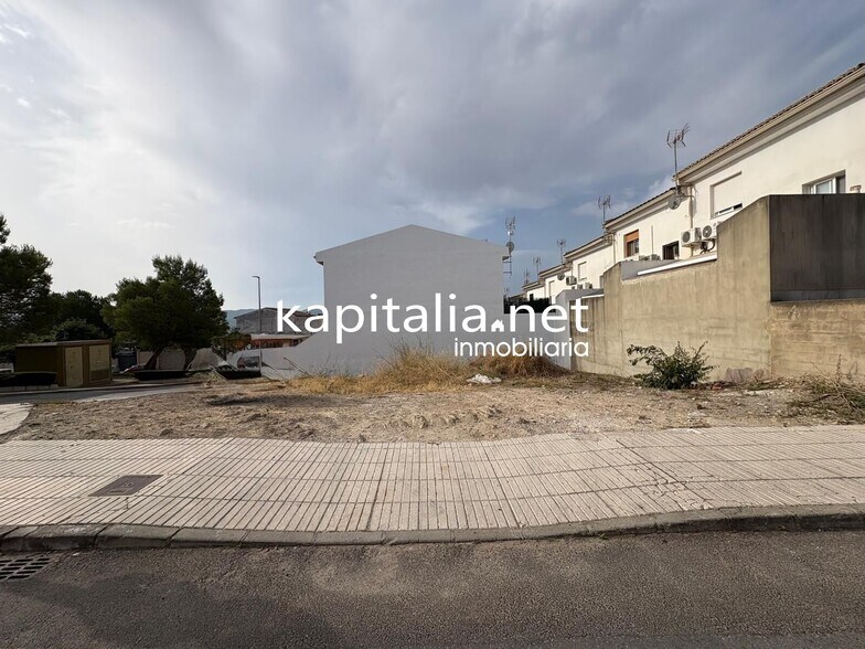 Carrer de San Roque, 102, La Llosa de Ranes, Valencia for sale - Building Photo - Image 2 of 5
