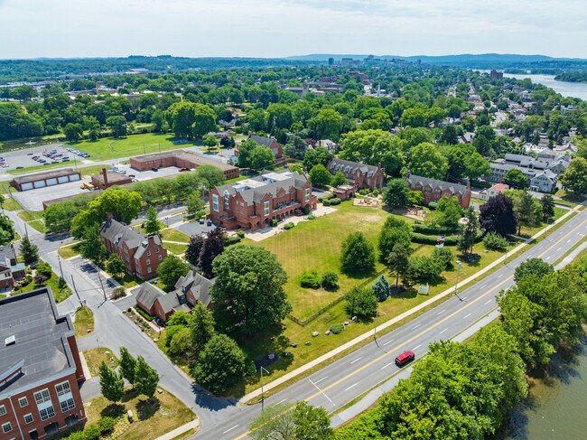 Plus de détails pour 2986 N 2nd St, Harrisburg, PA - Spécialité à vendre