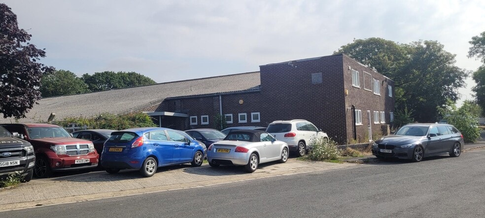 Black Bourton Rd, Carterton for sale - Building Photo - Image 2 of 8