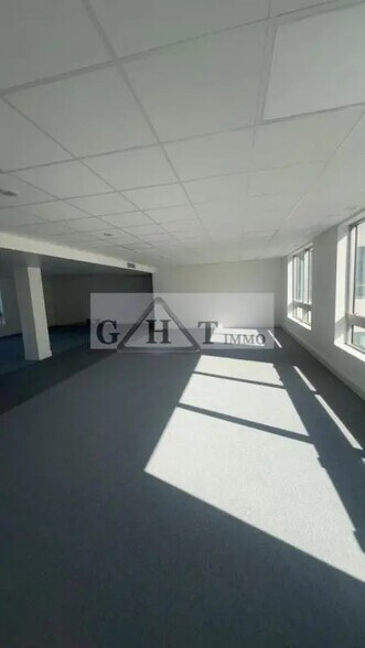 Office in Saint-Ouen-sur-Seine for lease - Interior Photo - Image 3 of 8