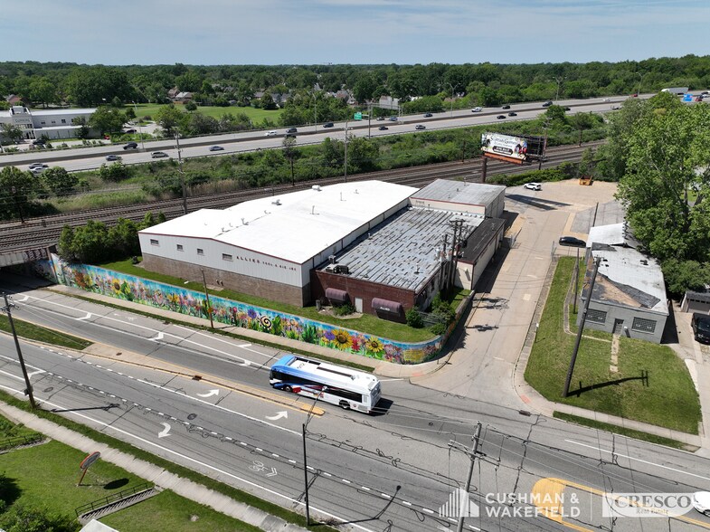 16116 Puritas Ave, Cleveland, OH à vendre - Photo du bâtiment - Image 2 de 7