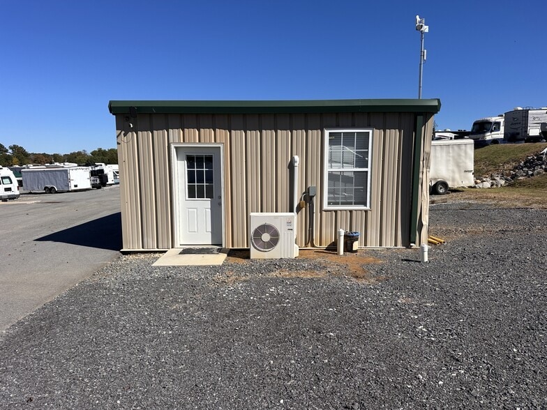 7327 Hixson Pike, Hixson, TN for lease - Building Photo - Image 1 of 4
