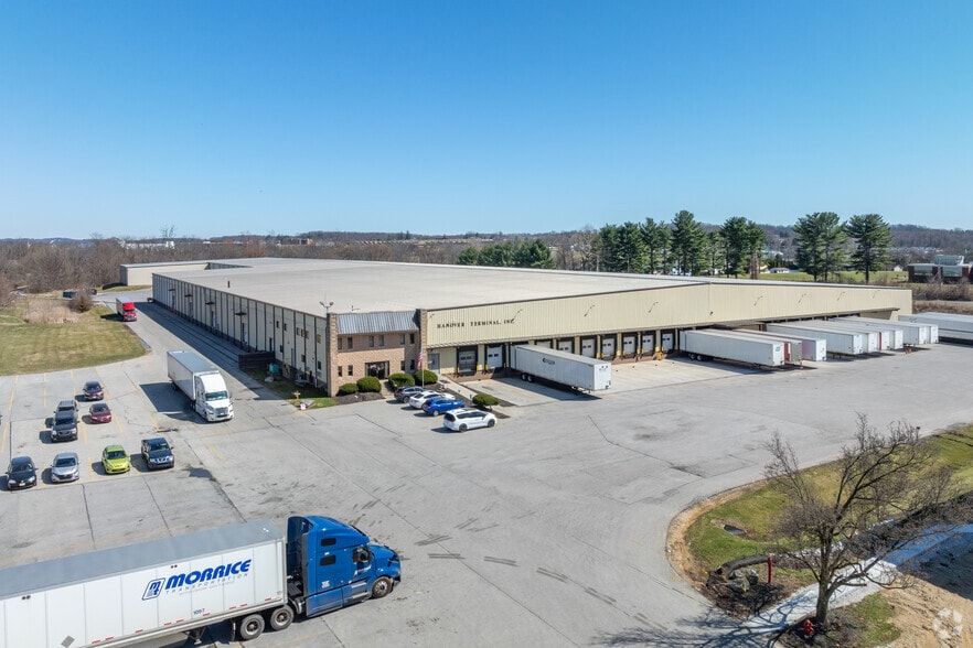 201 Center St, Hanover, PA for lease - Building Photo - Image 2 of 5