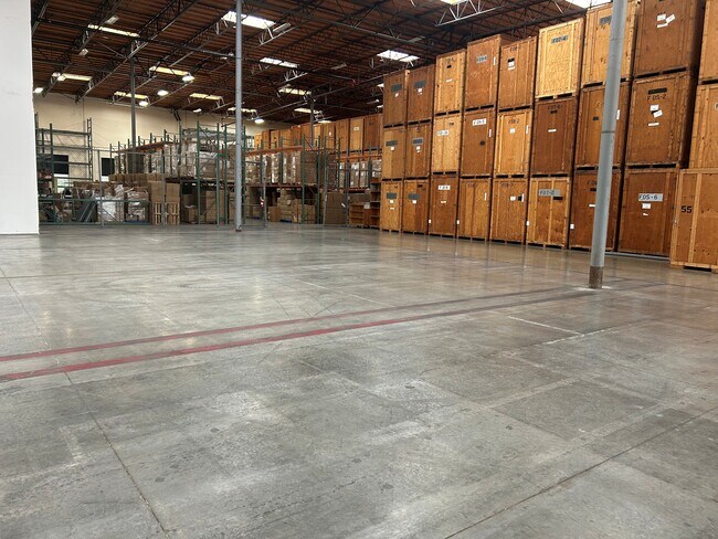 Plus de détails pour 13026 Stowe Dr, Poway, CA - Industriel à louer