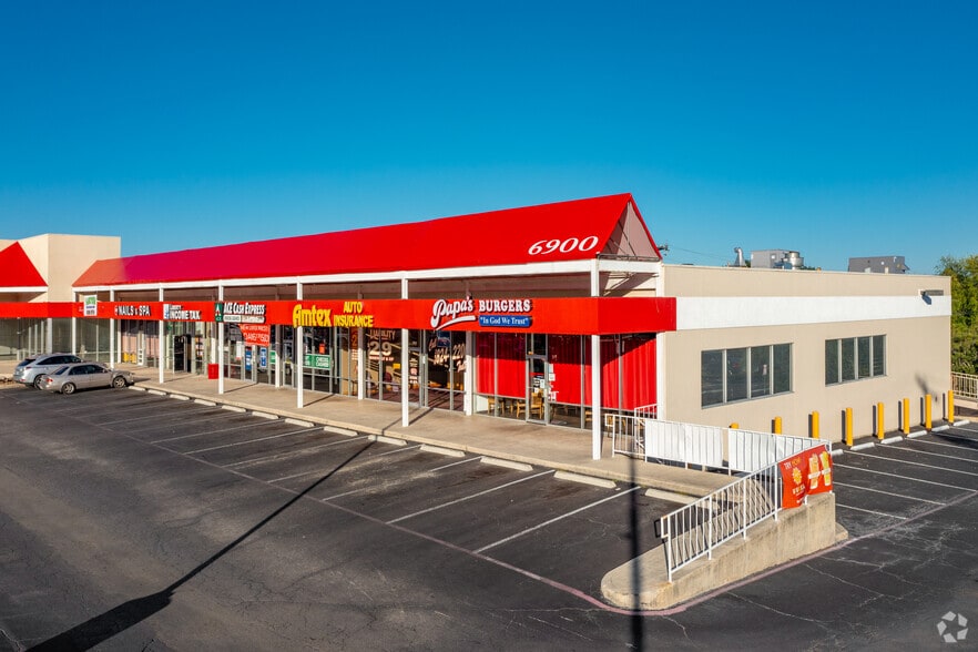 6900 San Pedro Ave, San Antonio, TX à louer - Photo du bâtiment - Image 3 de 6