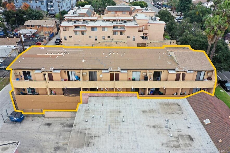 709 E Chestnut Ave, Santa Ana, CA à vendre - Photo du bâtiment - Image 3 de 13