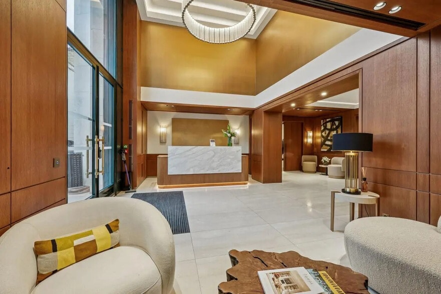36-42 Avenue Raymond Poincaré, Paris for lease - Lobby - Image 2 of 17