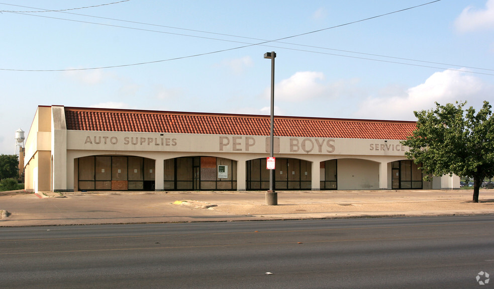 4002-4010 W Commerce St, San Antonio, TX à louer - Photo du bâtiment - Image 3 de 8