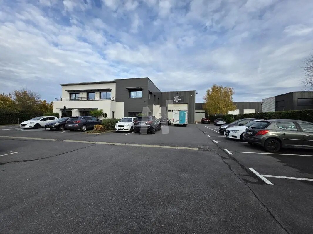 Office in Cesson for lease Building Photo- Image 1 of 11