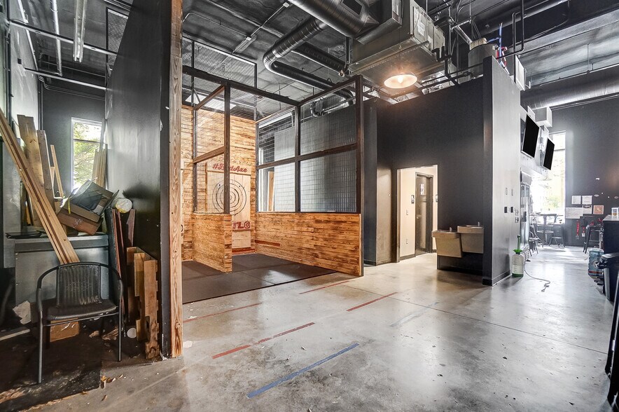 350 E 6th St, Charlotte, NC for lease - Interior Photo - Image 2 of 9