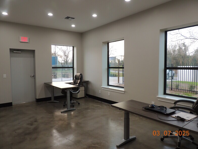 2309 Wade Cir S, Conroe, TX à vendre - Photo intérieure - Image 2 de 18