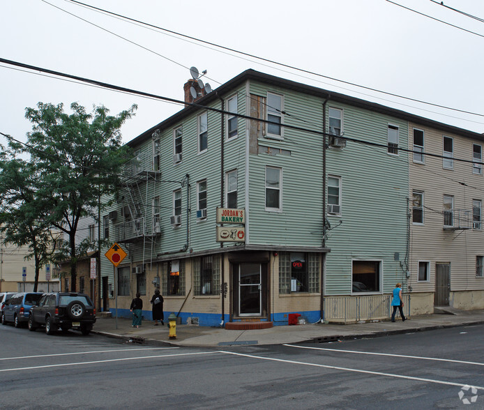 27 Fleming Ave, Newark, NJ for lease - Building Photo - Image 2 of 5