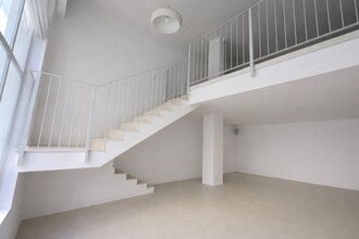 Retail in Barcelona, Barcelona for lease Interior Photo- Image 2 of 3