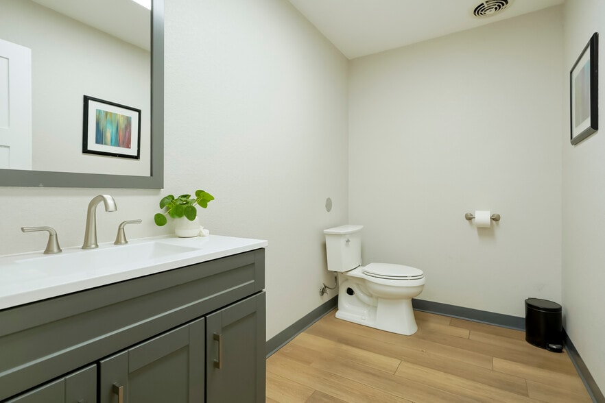 995 W Iliff Ave, Denver, CO for sale - Building Photo - Image 2 of 9