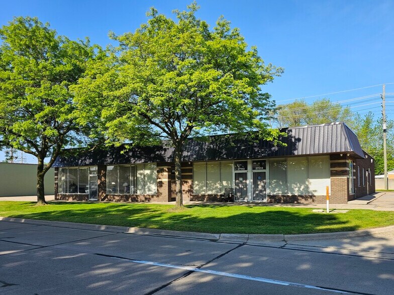 27109-27113 Harper Ave, Saint Clair Shores, MI à louer - Photo du bâtiment - Image 3 de 4