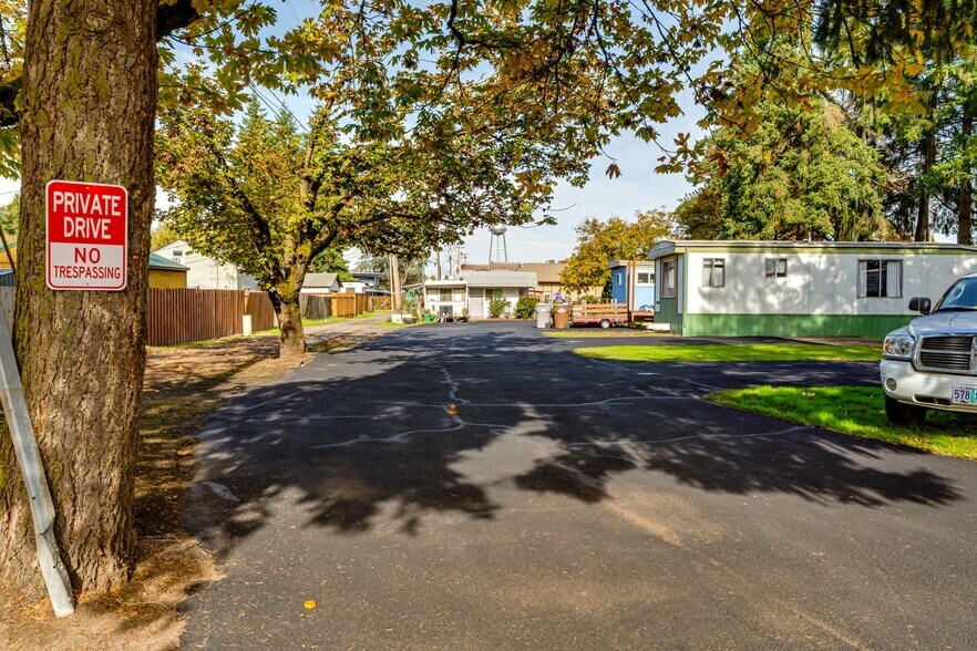 351 Front St, Junction City, OR à vendre - Photo du bâtiment - Image 3 de 30
