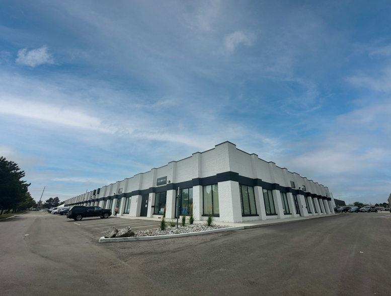 975 Mid-Way Blvd, Mississauga, ON for lease - Building Photo - Image 1 of 7