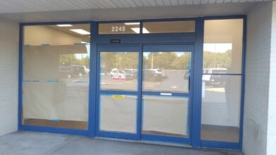2135-2251 Belvidere Rd, Waukegan, IL for lease Interior Photo- Image 2 of 14