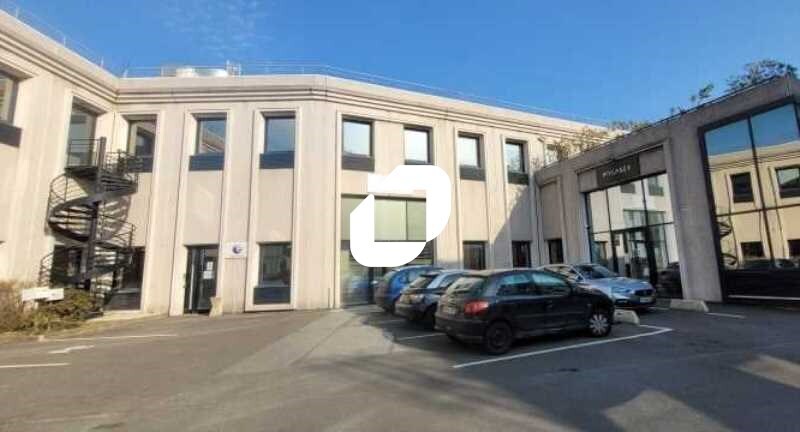 Bureau dans Saint-Denis à louer - Photo du bâtiment - Image 1 de 13