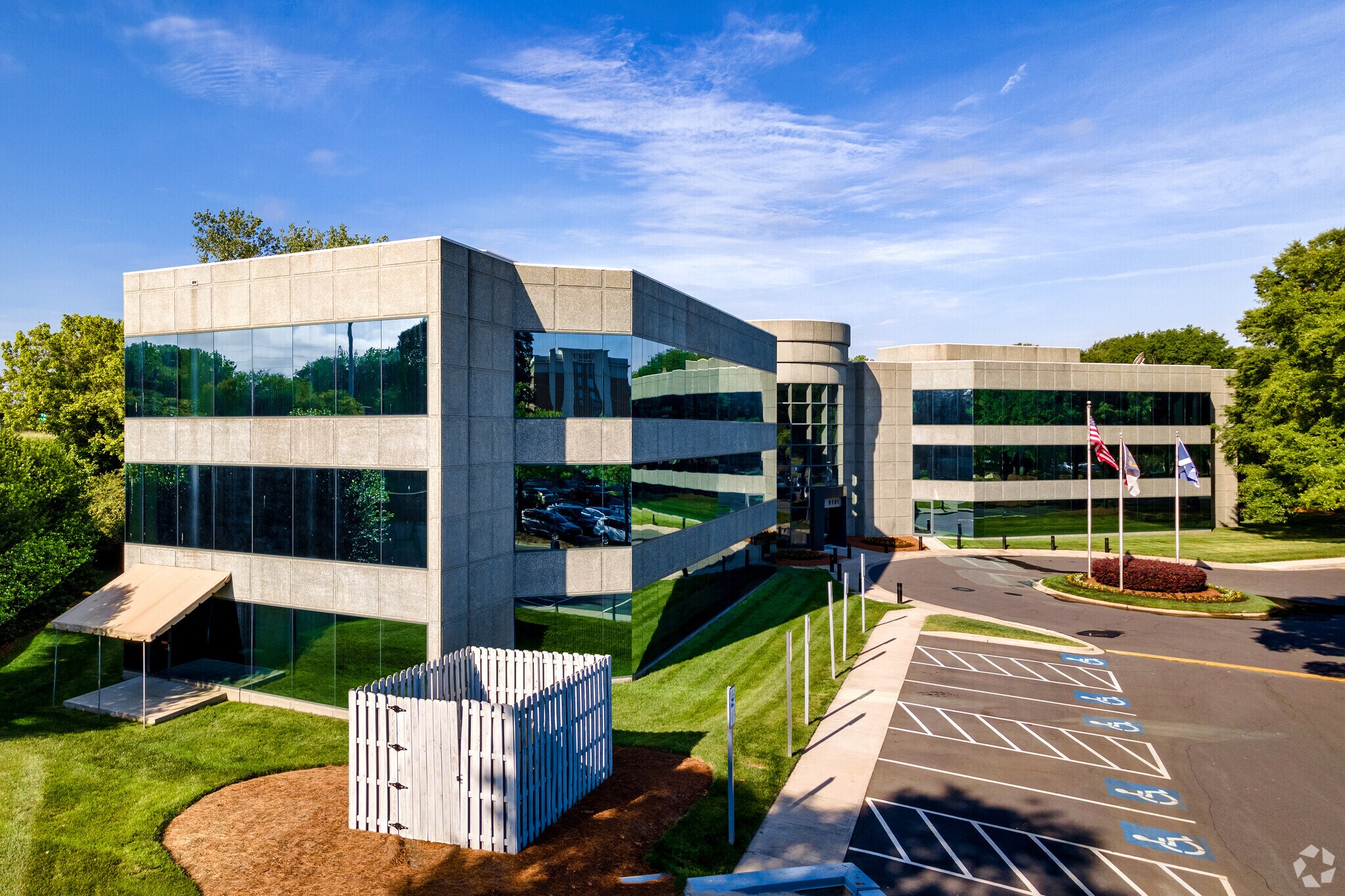 9101 Southern Pine Blvd, Charlotte, NC for lease Building Photo- Image 1 of 7
