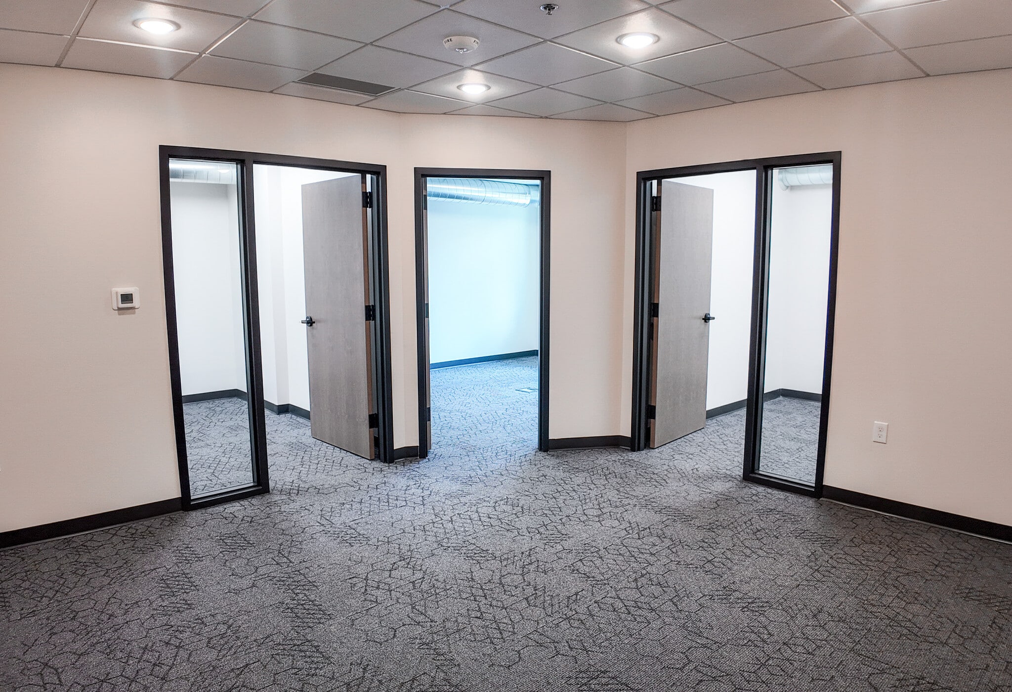 5025 S Bahnson Ave, Sioux Falls, SD for lease Interior Photo- Image 1 of 6