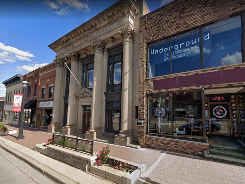 119 W Main St, West Dundee, IL à louer - Photo du bâtiment - Image 2 de 4