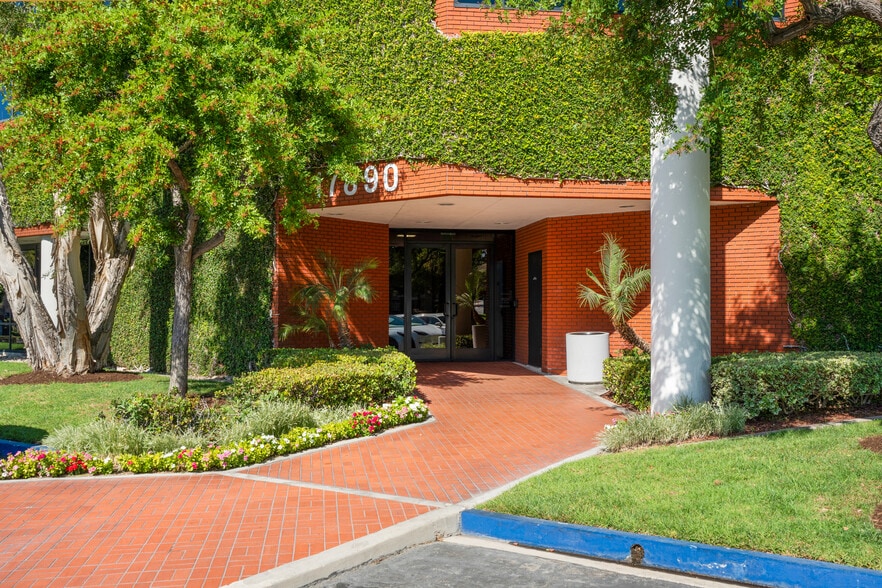 17890 Castleton St, City Of Industry, CA for lease - Building Photo - Image 3 of 6
