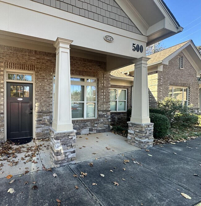 Plus de détails pour 102 Mary Alice Park Rd, Cumming, GA - Bureau à louer