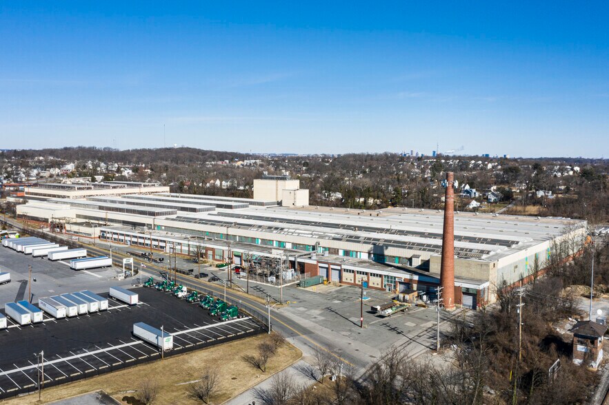 1954 Halethorpe Farms Rd, Halethorpe, MD à louer - Vidéo aérienne - Image 2 de 23