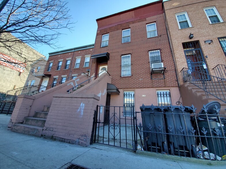 630 Lafayette Ave, Brooklyn, NY à vendre - Photo du bâtiment - Image 1 de 1