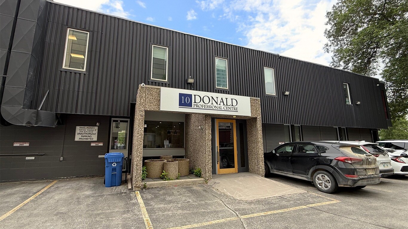 10 Donald St, Winnipeg, MB for lease Primary Photo- Image 1 of 2