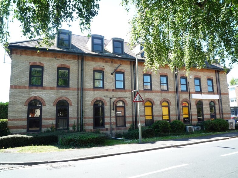 103 Frimley Rd, Camberley à louer - Photo intérieure - Image 3 de 3