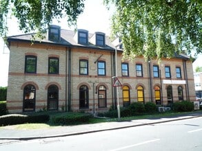 103 Frimley Rd, Camberley à louer Photo intérieure- Image 1 de 4