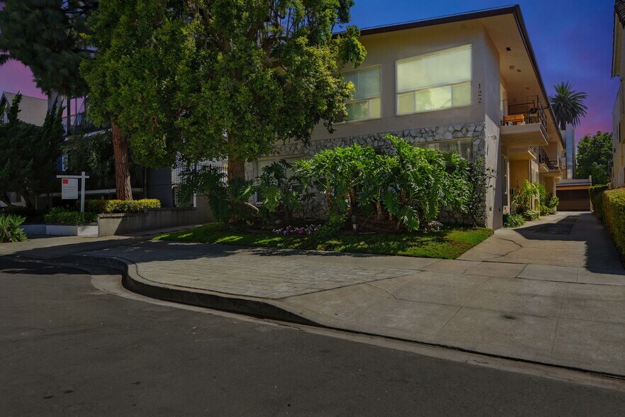 122 N Croft Ave, Los Angeles, CA à vendre - Photo du bâtiment - Image 2 de 54