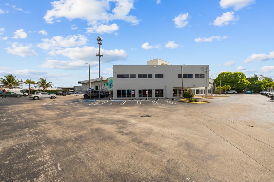 6955 NW 52nd St, Miami, FL for sale - Building Photo - Image 3 of 6