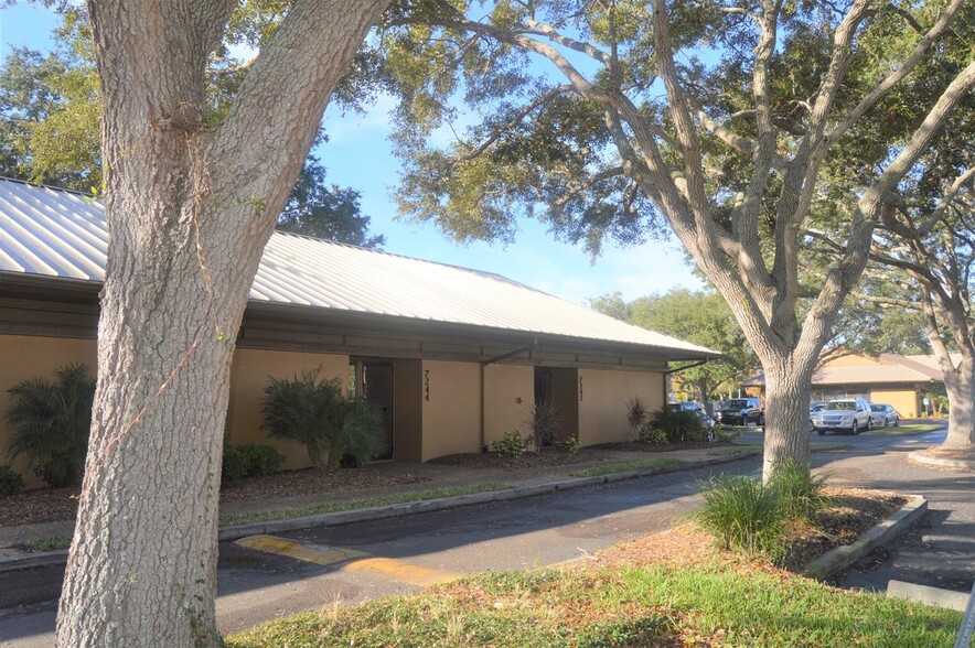 7202-7244 Beneva Rd, Sarasota, FL for lease - Building Photo - Image 2 of 4