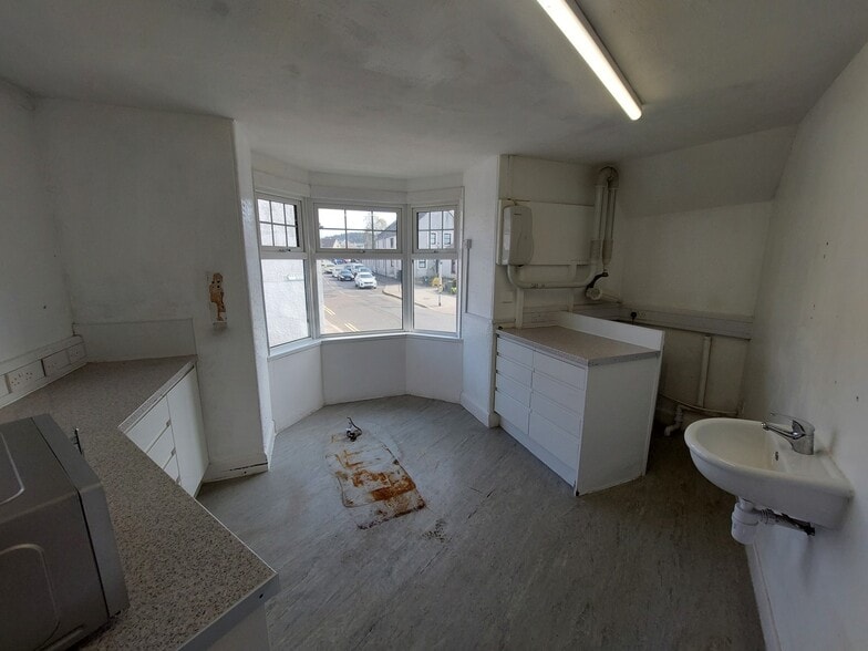 1 Kilmarnock Rd, Mauchline à vendre - Photo du bâtiment - Image 2 de 4