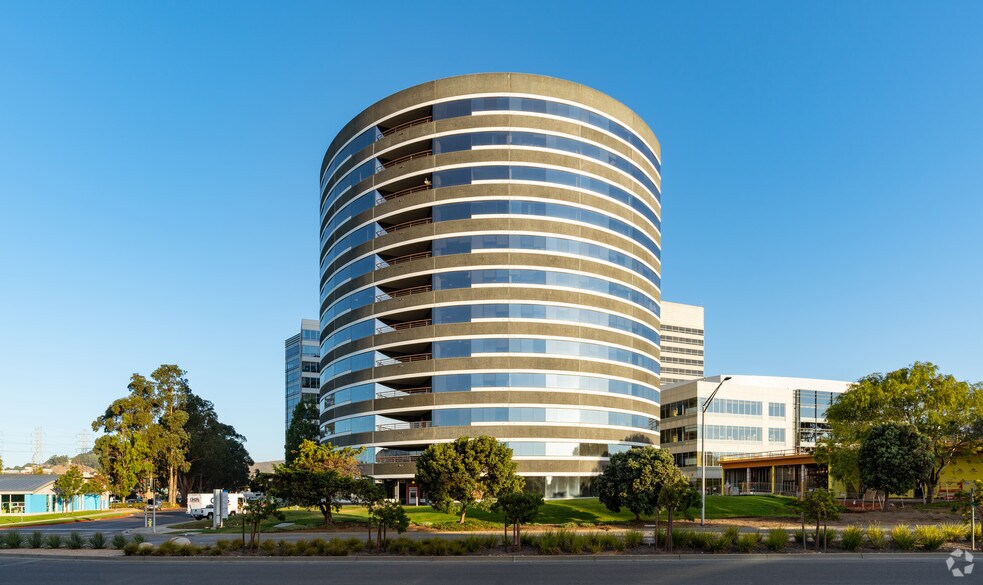 601 Gateway Blvd, South San Francisco, CA for lease - Building Photo - Image 2 of 15