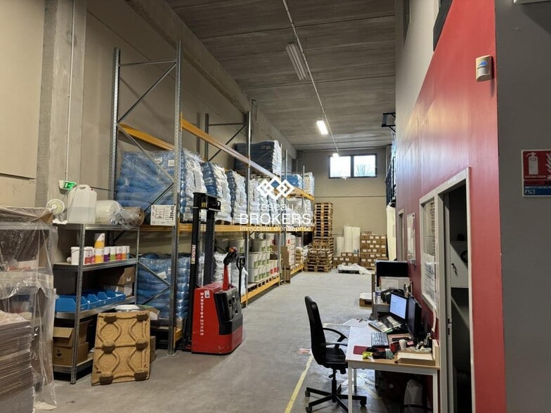 Flex in Brignais for lease - Interior Photo - Image 3 of 25