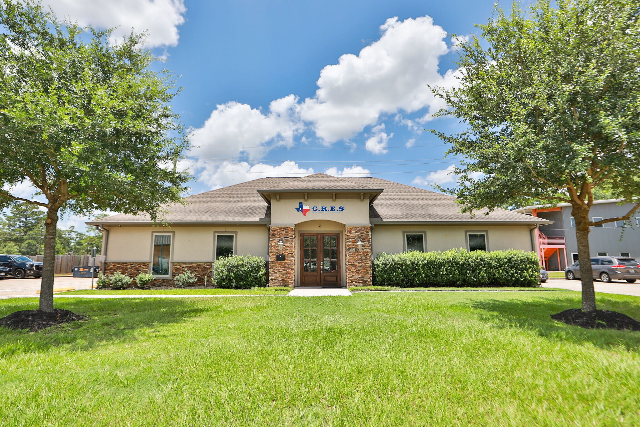 13715 Office Park Dr, Houston, TX à vendre Photo du bâtiment- Image 1 de 55