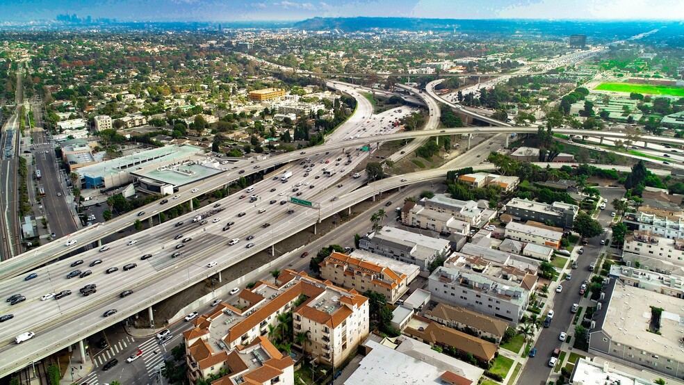 2463 Sawtelle Blvd, Los Angeles, CA for sale - Building Photo - Image 1 of 1