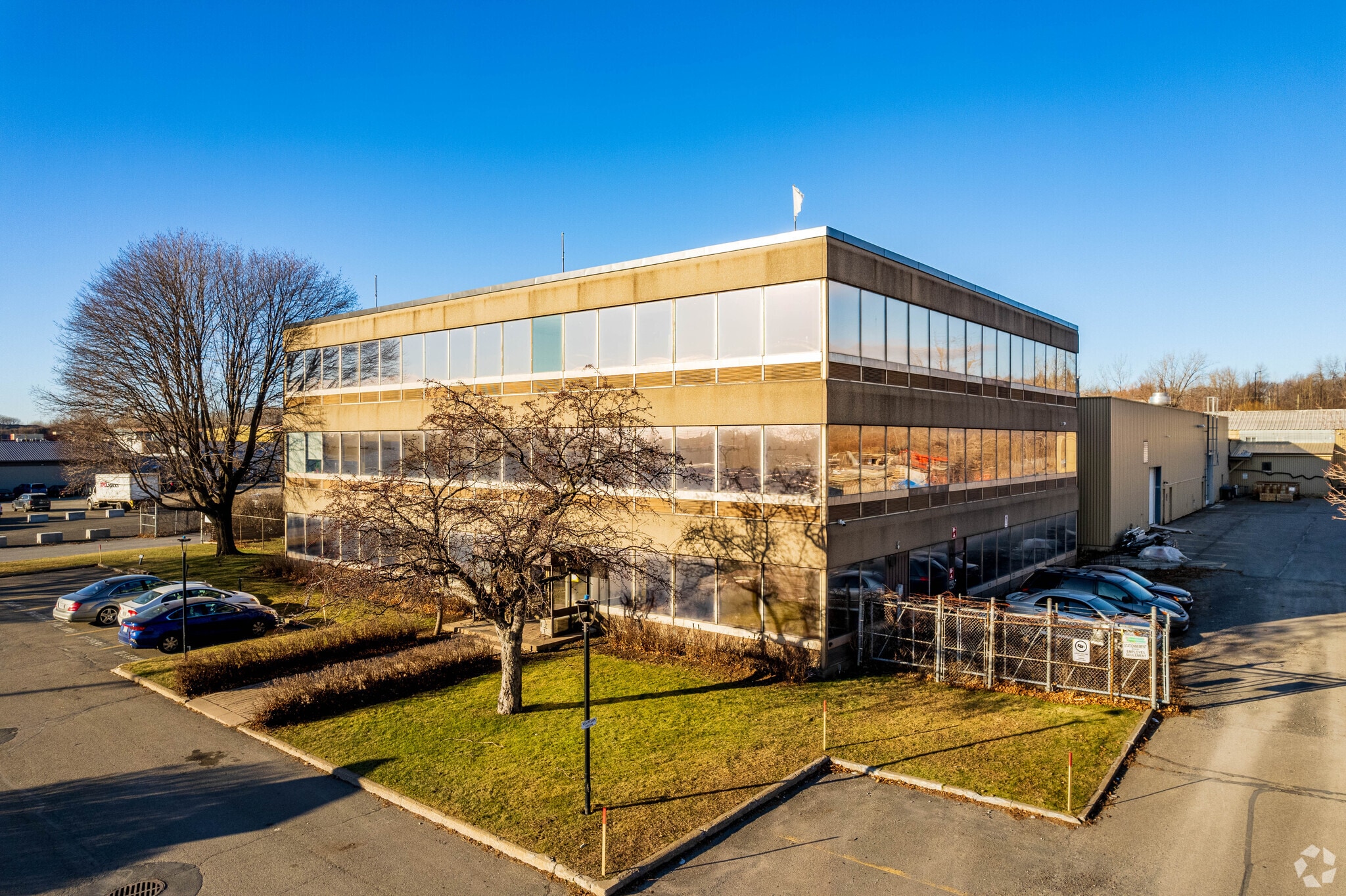 255 Rue Norman, Lachine, QC for lease Building Photo- Image 1 of 6