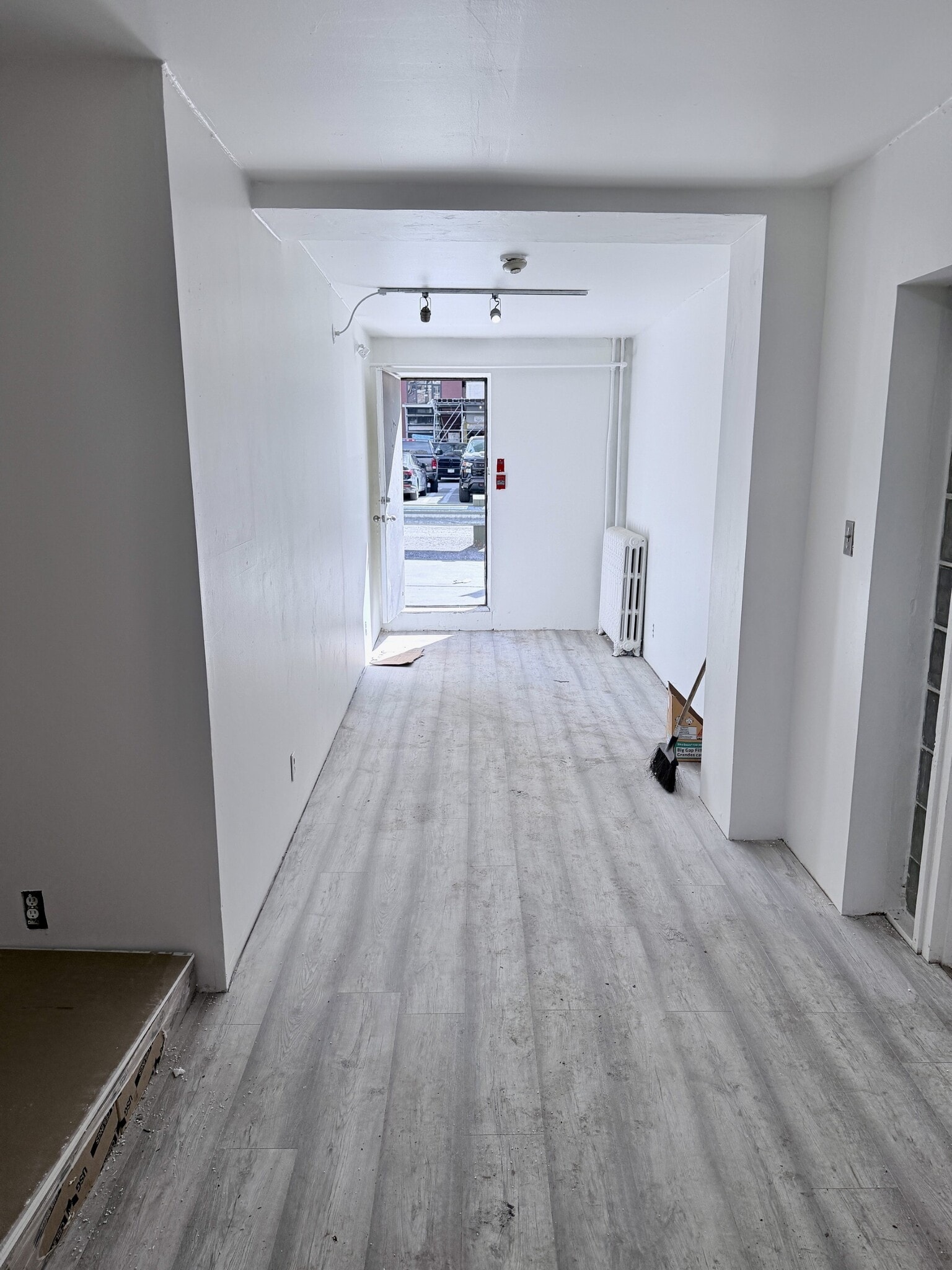 531 Yonge St, Toronto, ON for lease Interior Photo- Image 1 of 2
